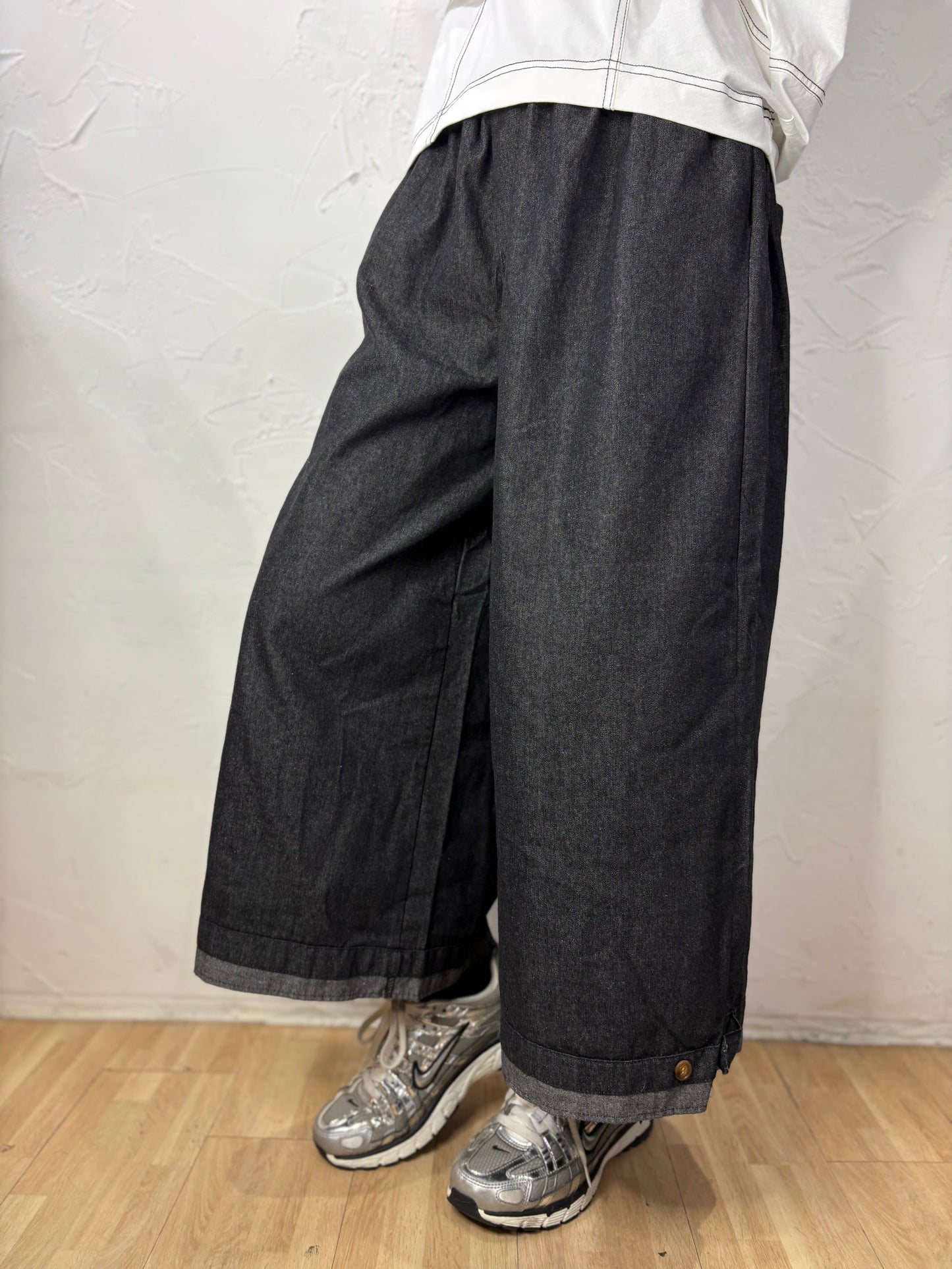 Button Jeans