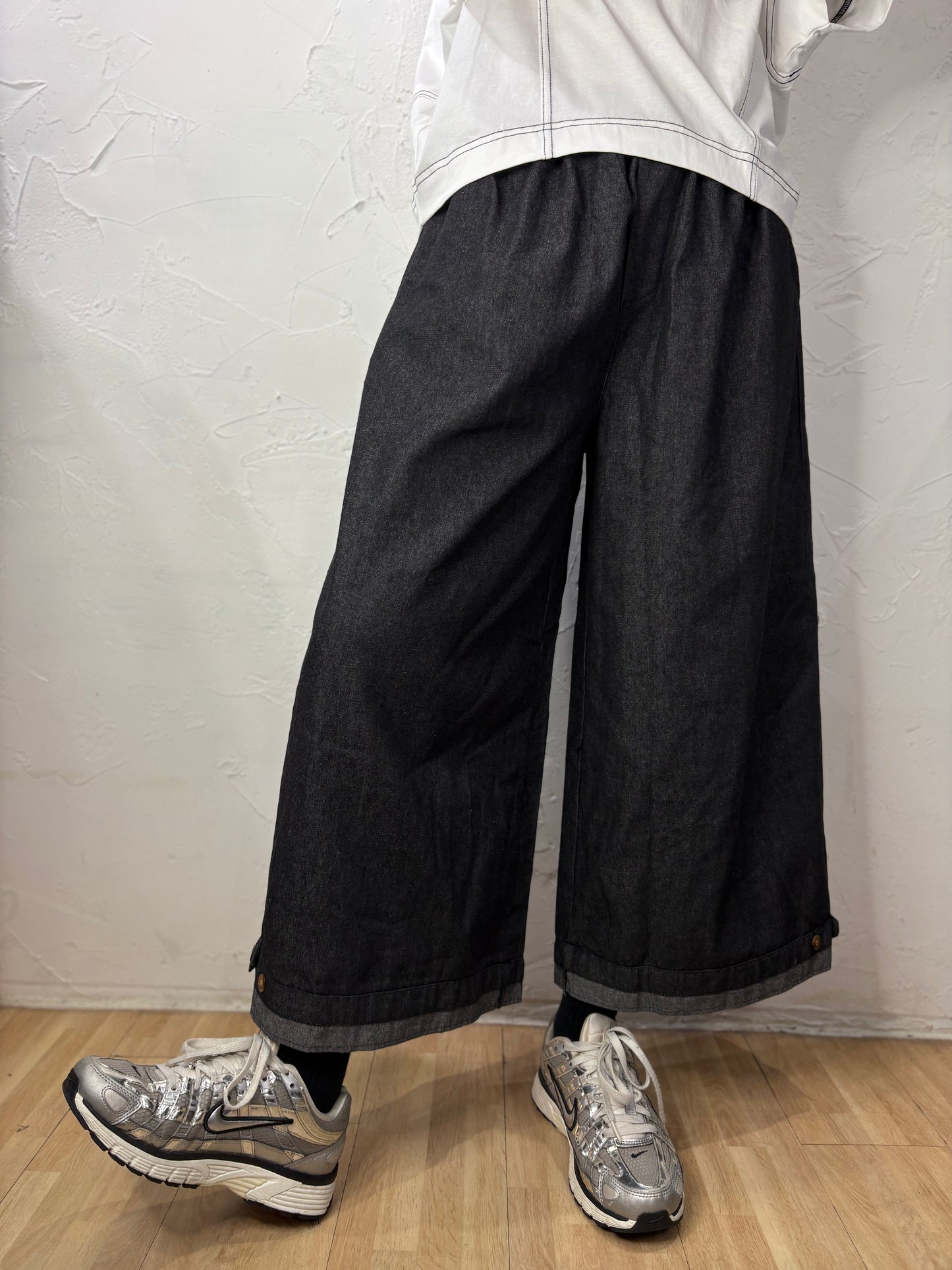 Button Jeans