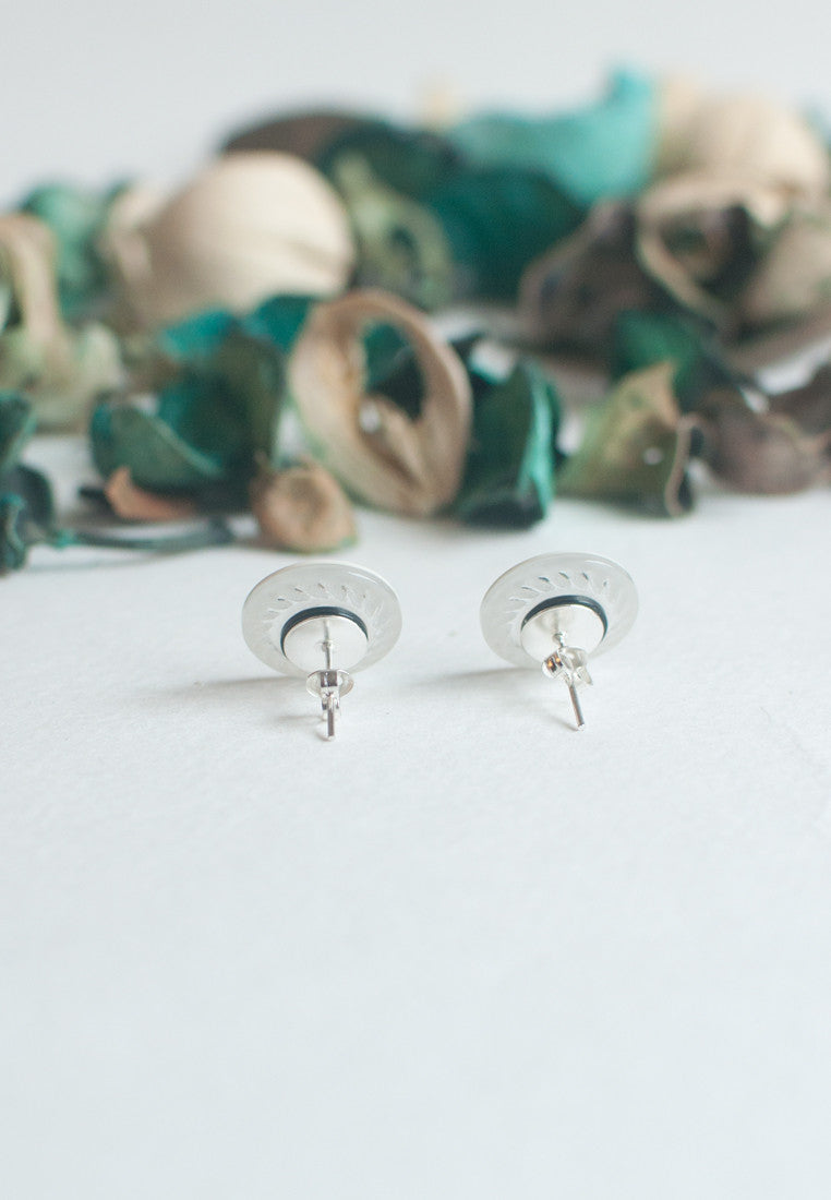 White Button Earrings - sanwaitsai