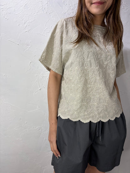 Embroidery T-shirt