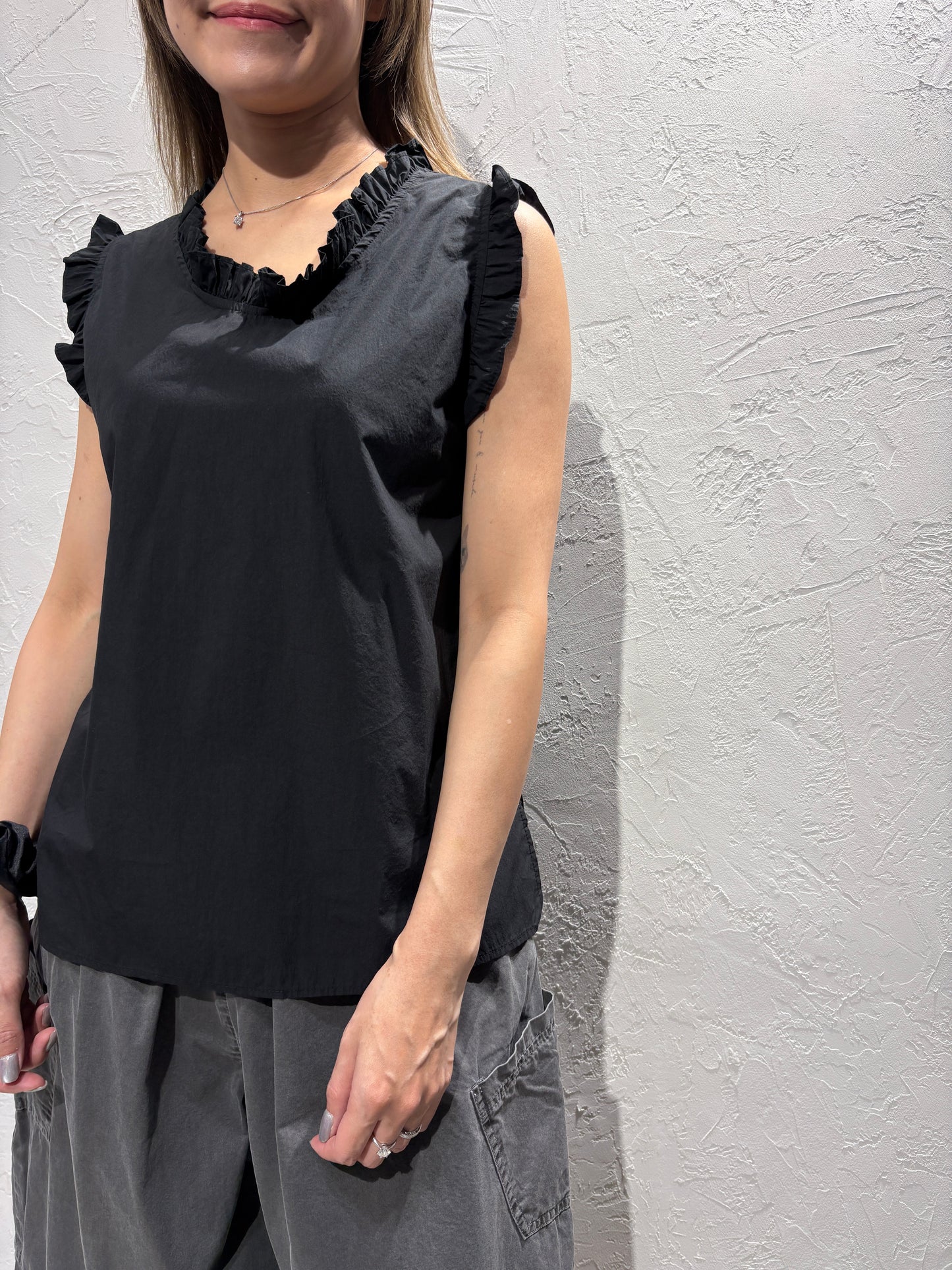 Ruffle Collar Vest