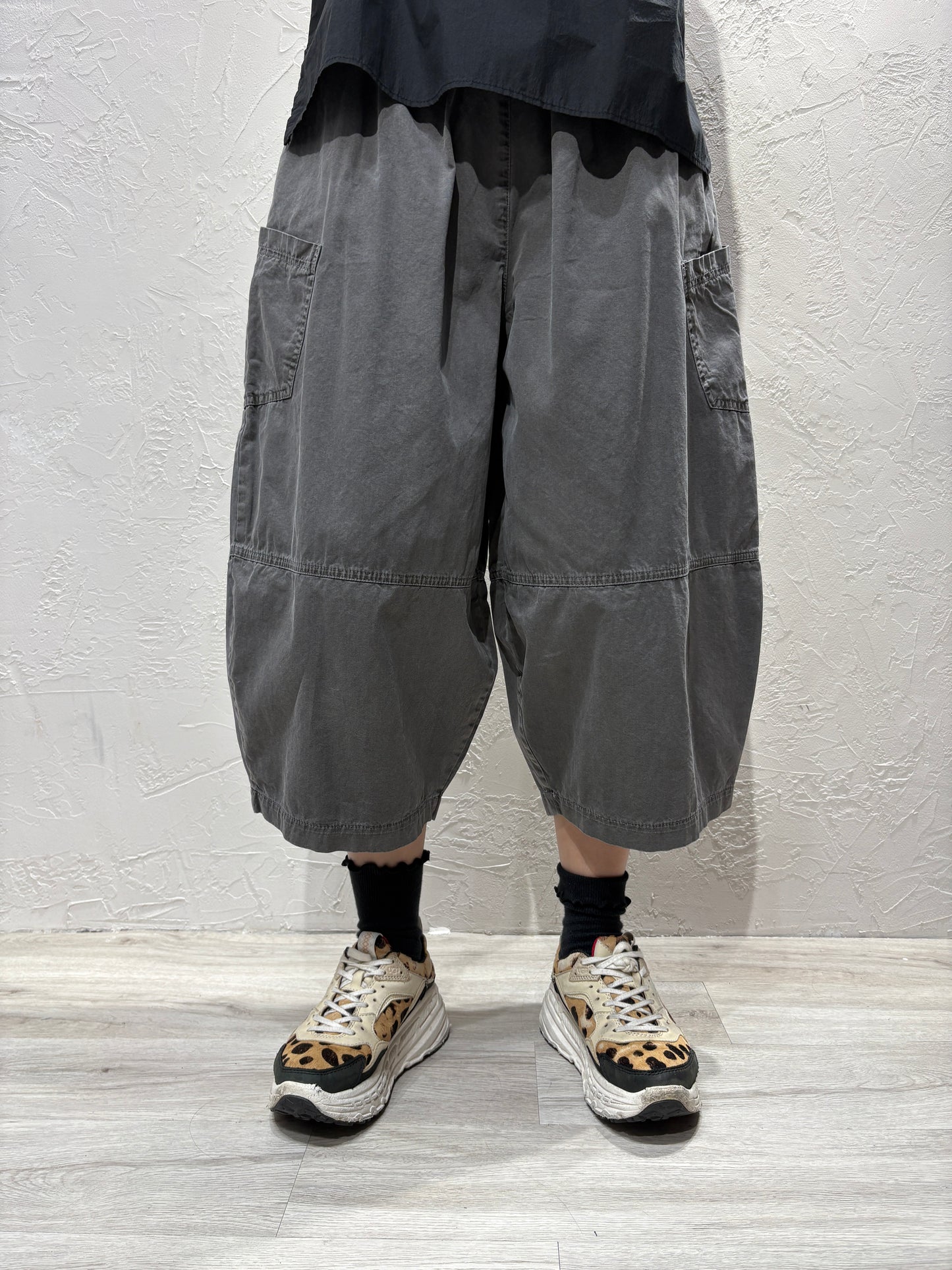 Curved Cut Knee Pants