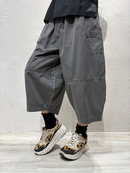 Curved Cut Knee Pants