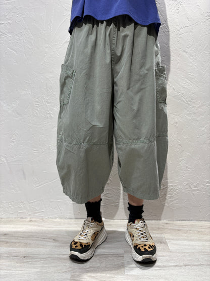 Curved Cut Knee Pants