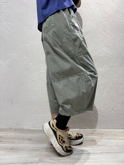Curved Cut Knee Pants