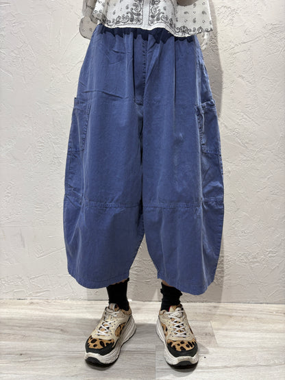 Curved Cut Knee Pants