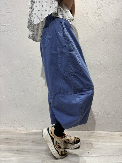 Curved Cut Knee Pants