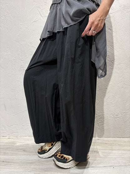 Wide Cut Light Pants