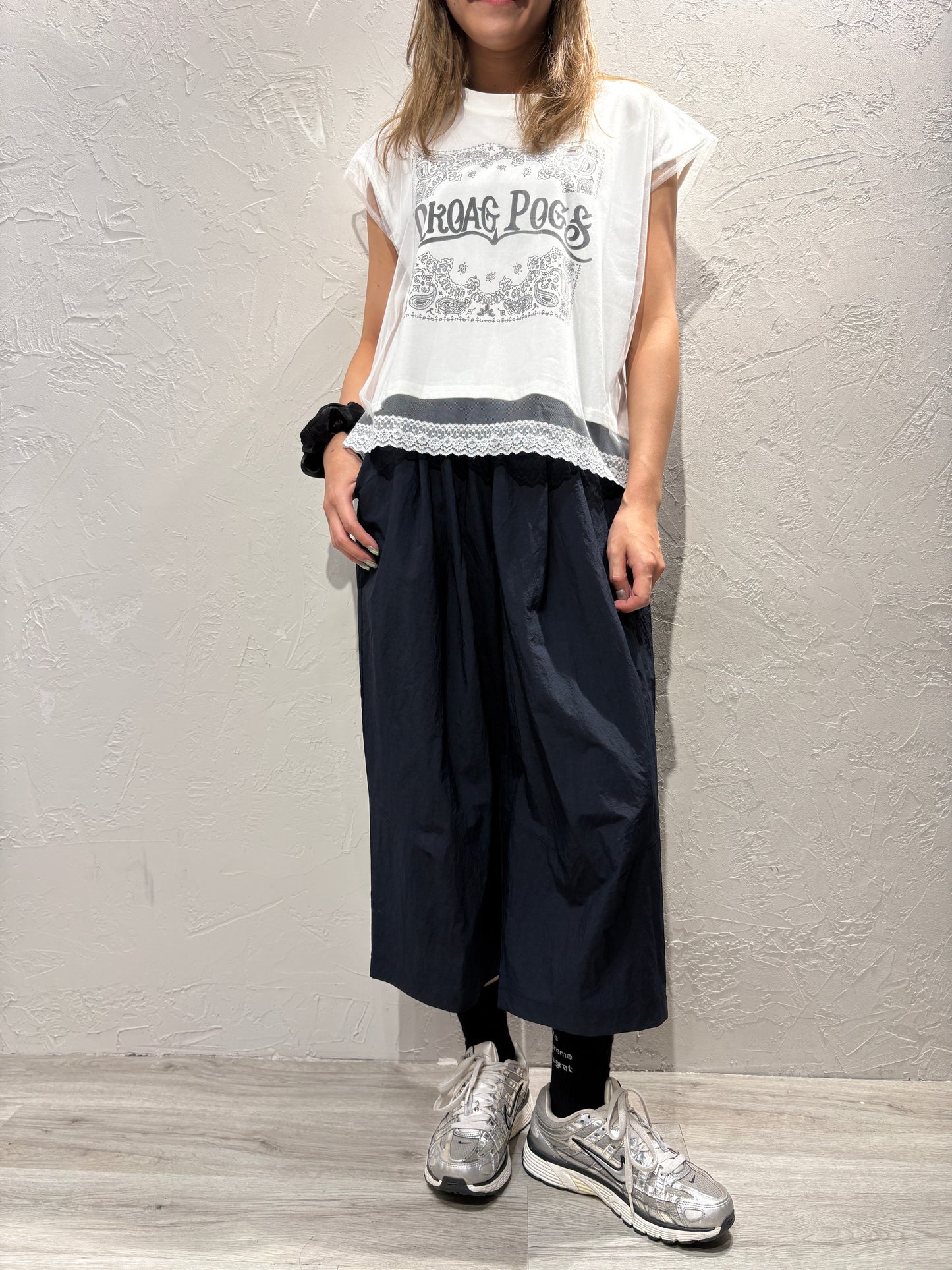 Light Wide Hanging Pants