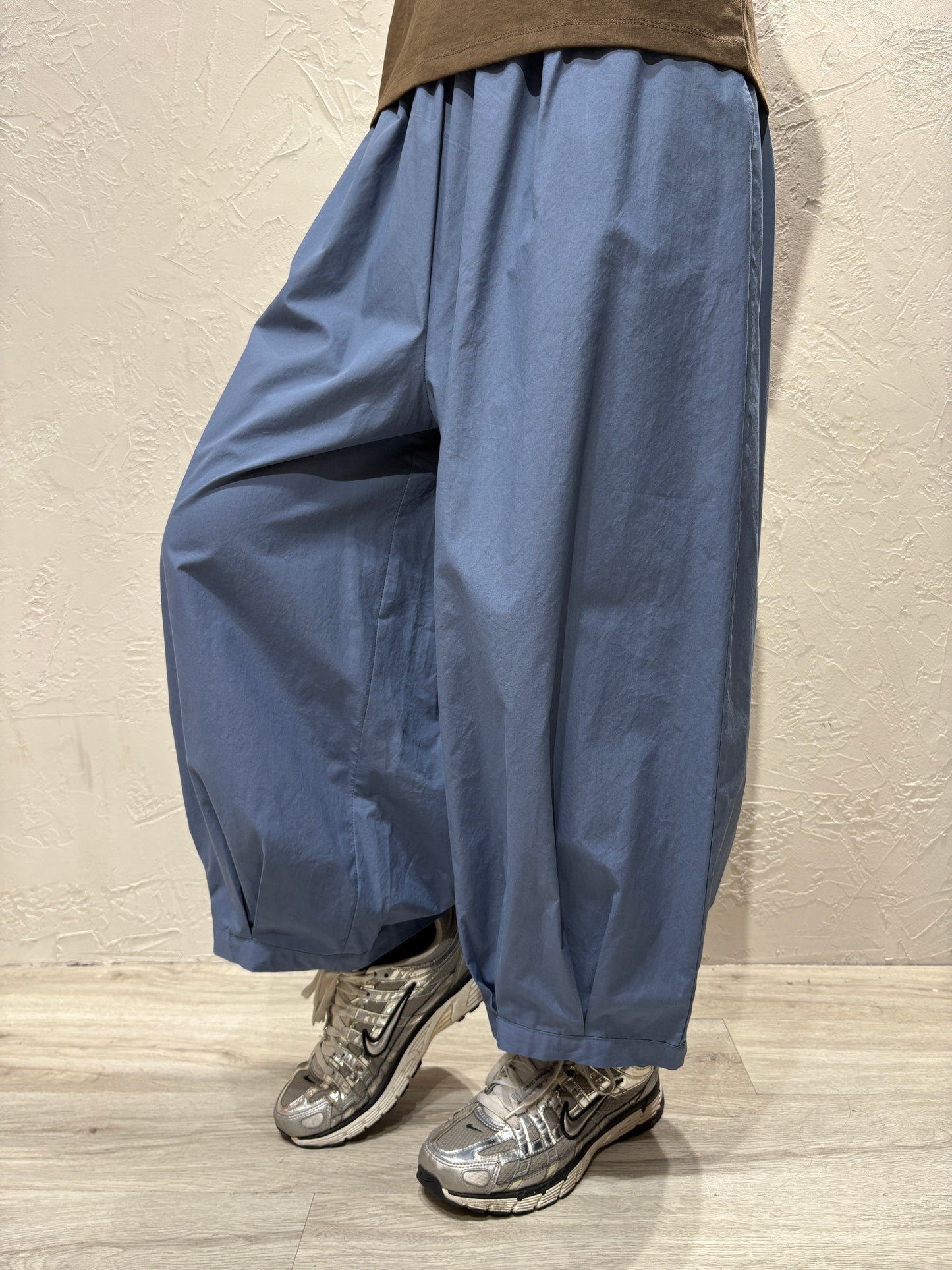 Pleated Hem Wide Legs Pants