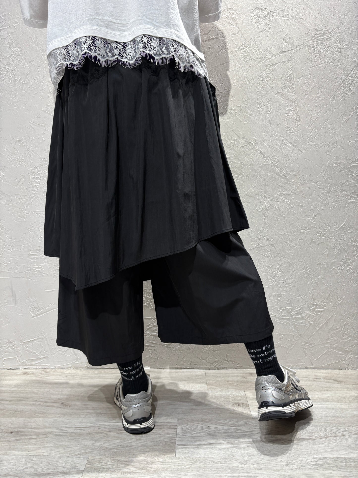 Layer Skirt-like Pants