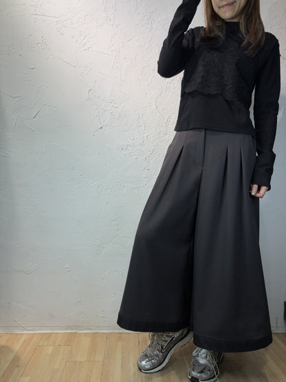 蕾絲刺繡上衣
