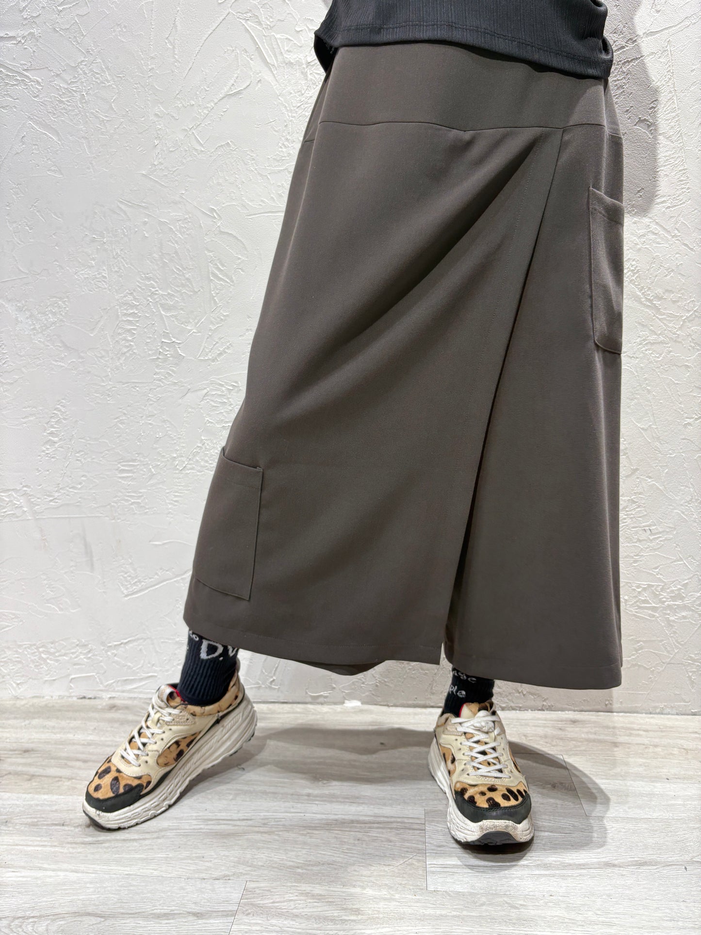 Pocket Skirt-like Pants