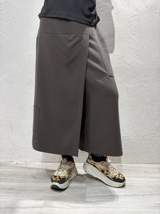 Pocket Skirt-like Pants