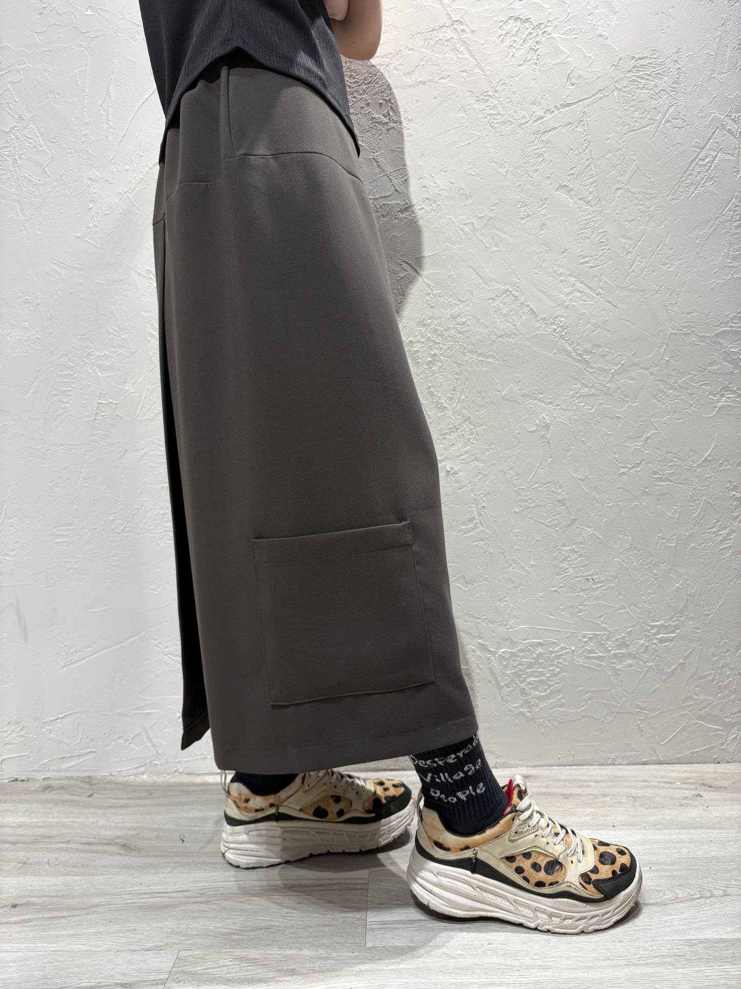 Pocket Skirt-like Pants
