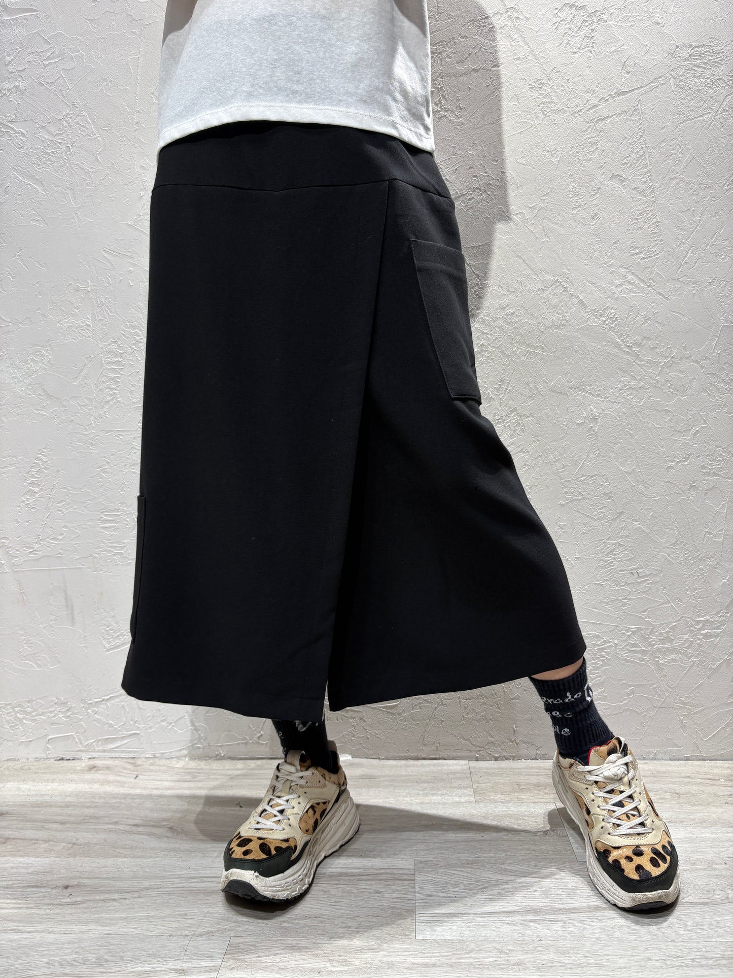 Pocket Skirt-like Pants
