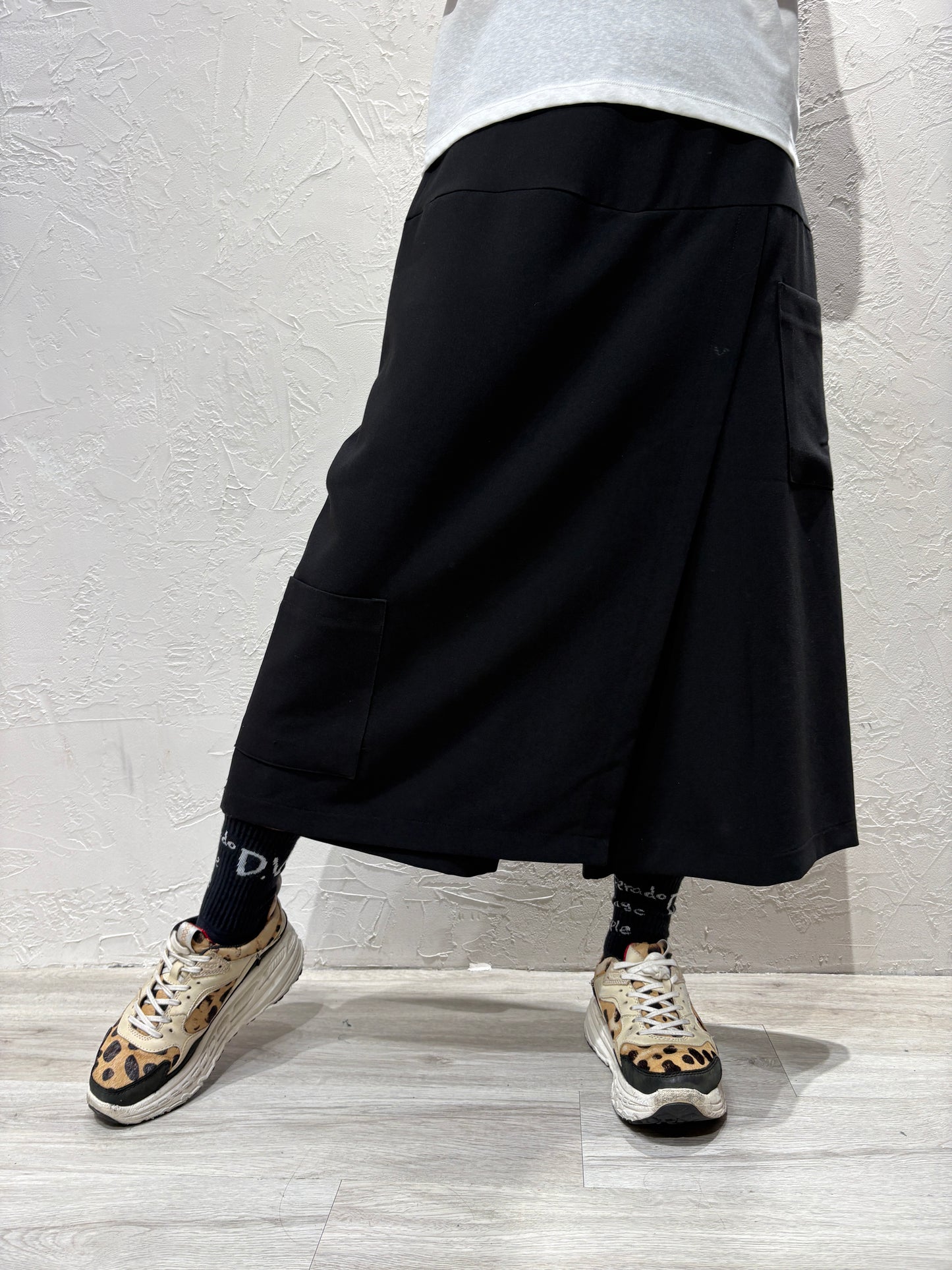 Pocket Skirt-like Pants