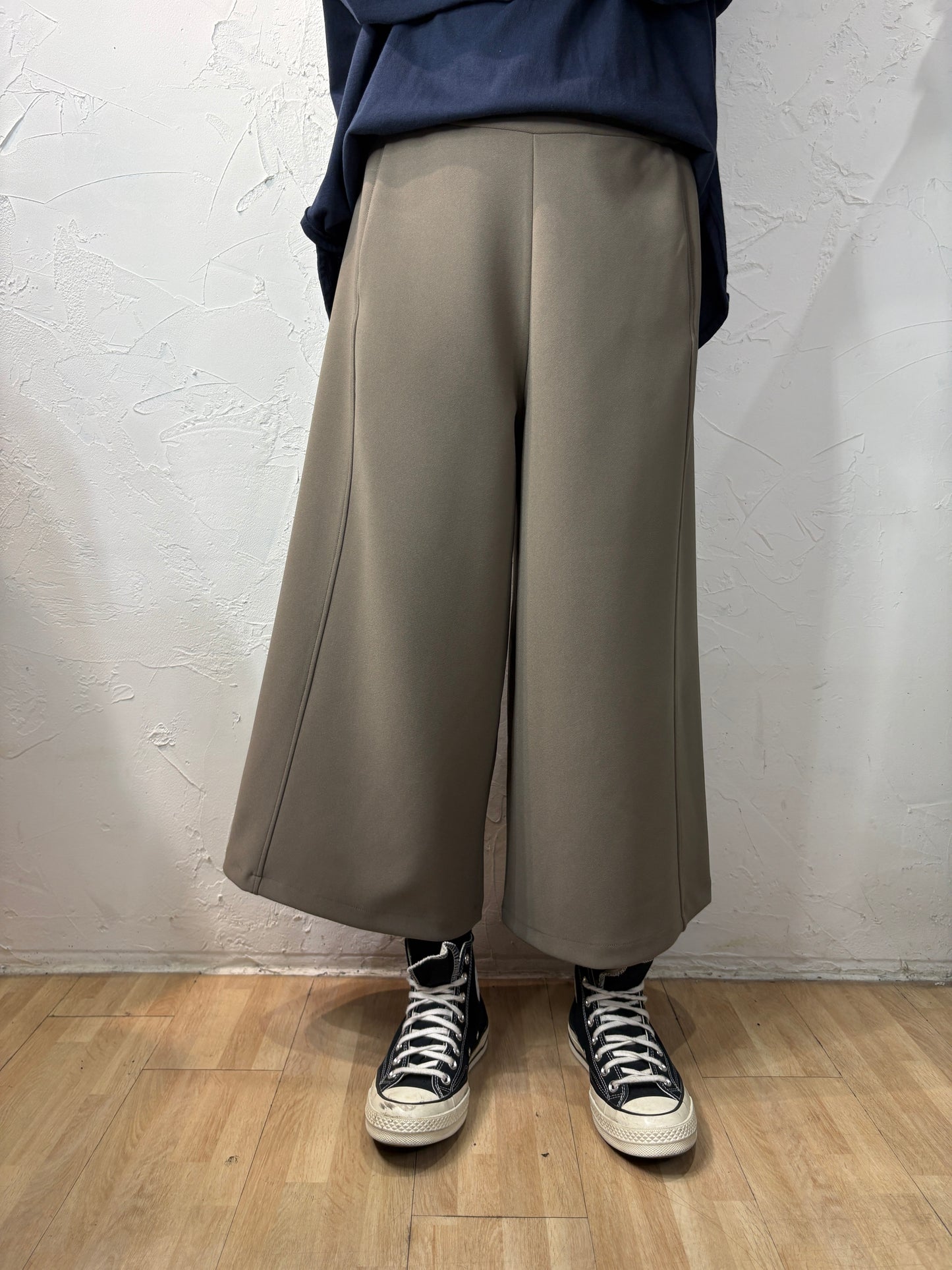 Hanging Legs Wide Pants