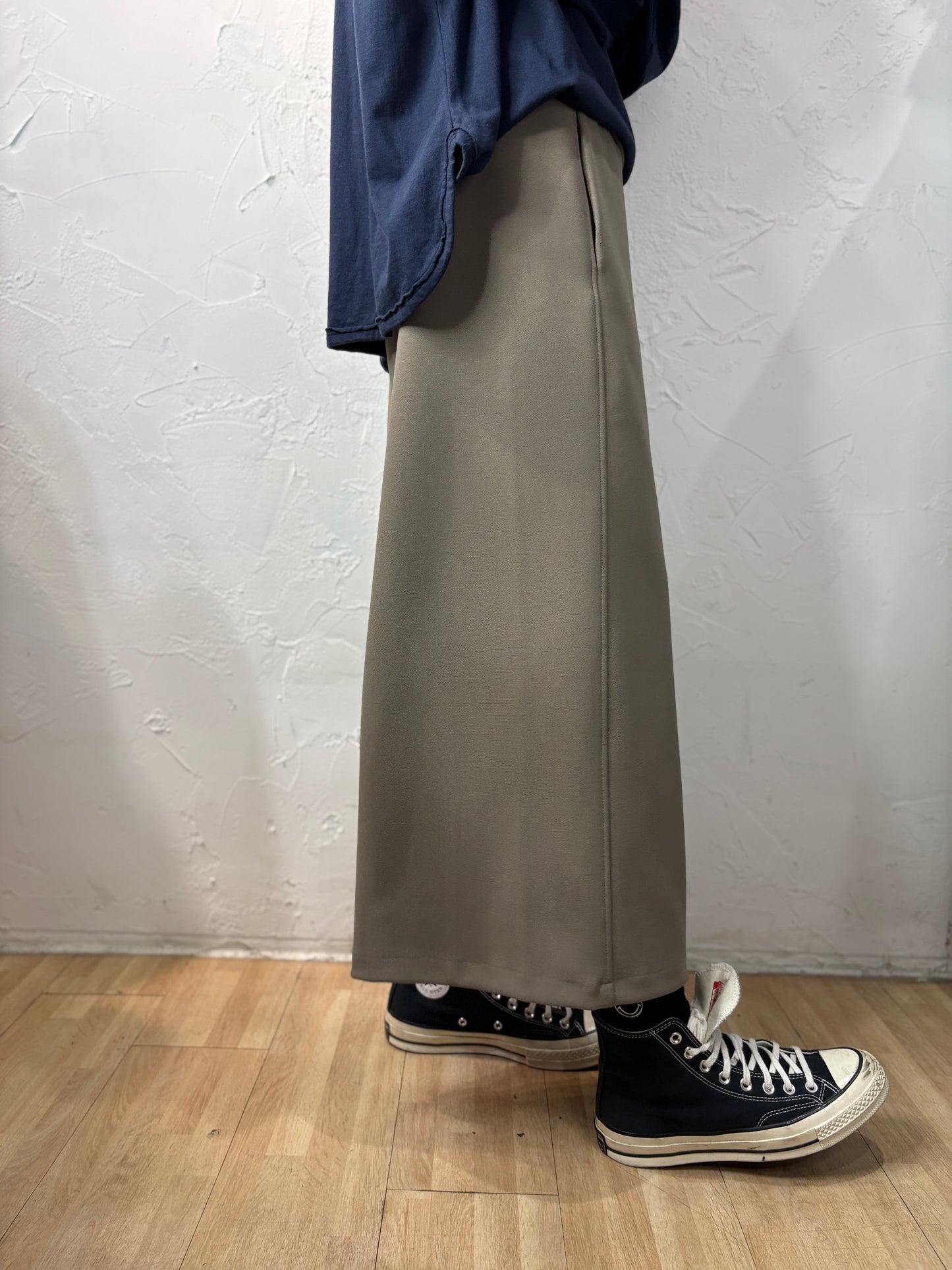 Hanging Legs Wide Pants