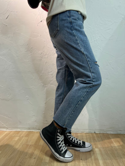 破洞修身牛仔褲