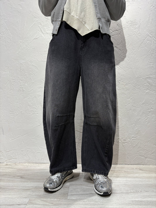 Ballon Cut Washed Jeans