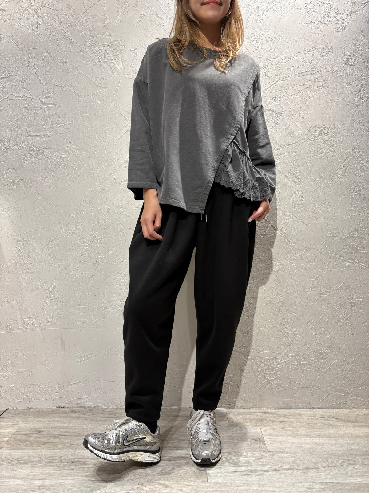 Embroidery Long Sleeves Top