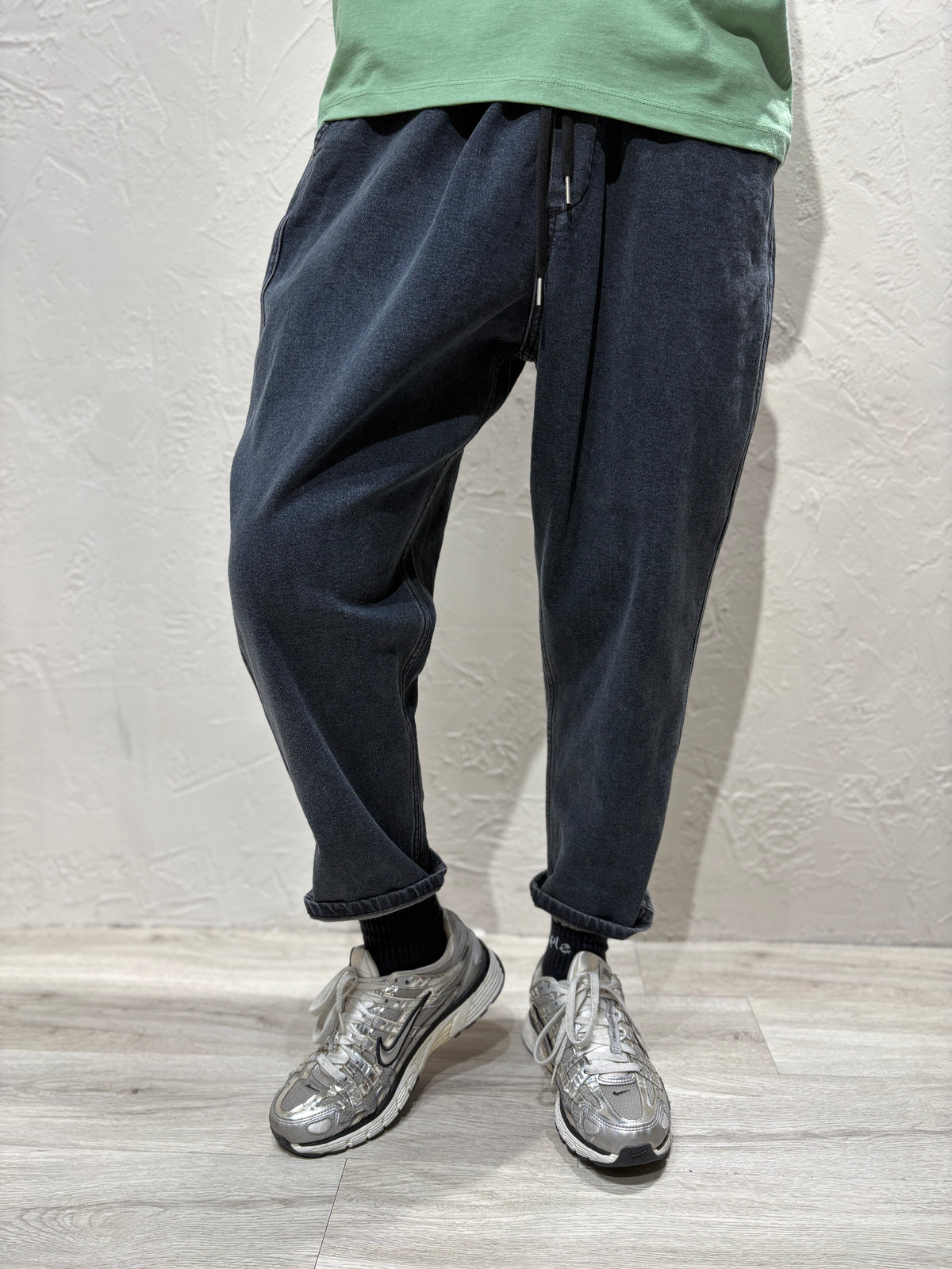 Unisex Slim Cut Jeans
