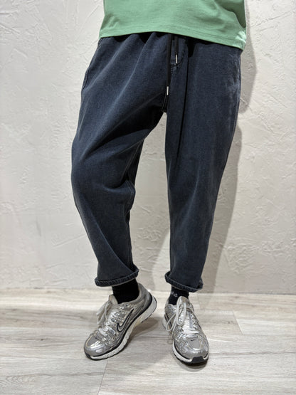Unisex Slim Cut Jeans