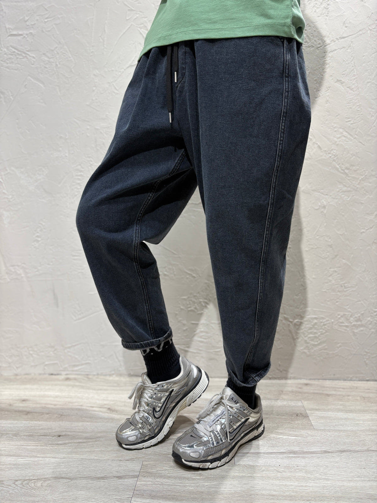 Unisex Slim Cut Jeans
