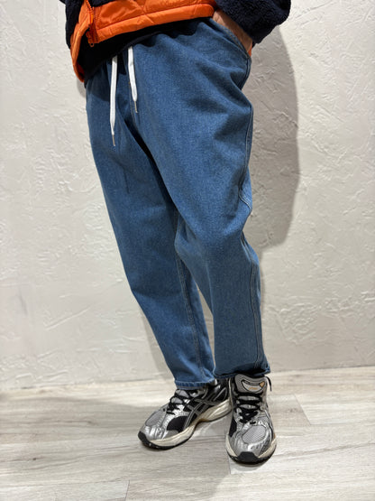 Unisex Slim Cut Jeans