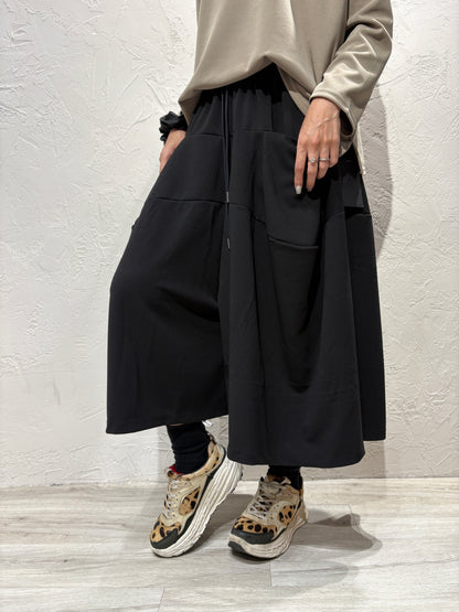 Skirt-like Pocket Pants