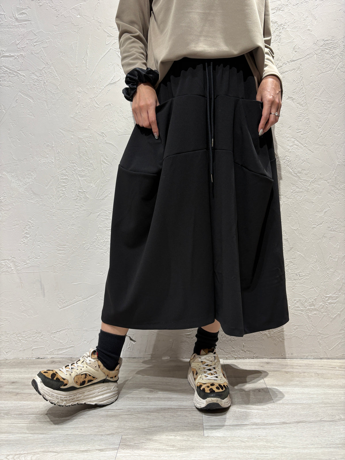 Skirt-like Pocket Pants