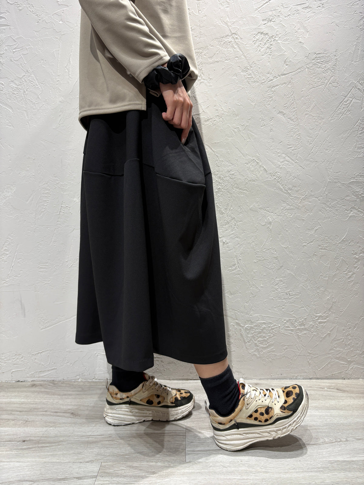 Skirt-like Pocket Pants