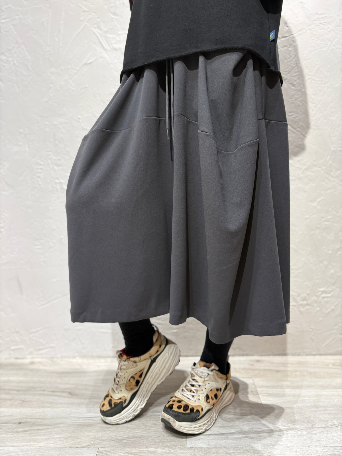 Skirt-like Pocket Pants