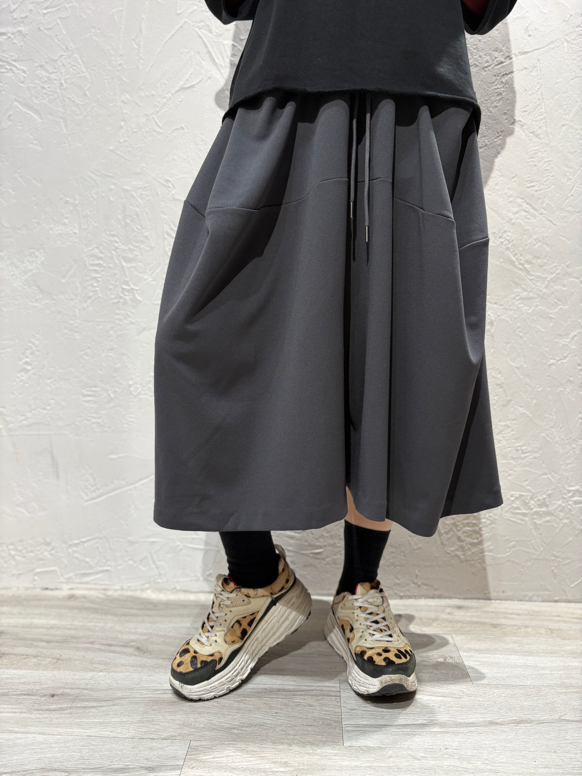 Skirt-like Pocket Pants