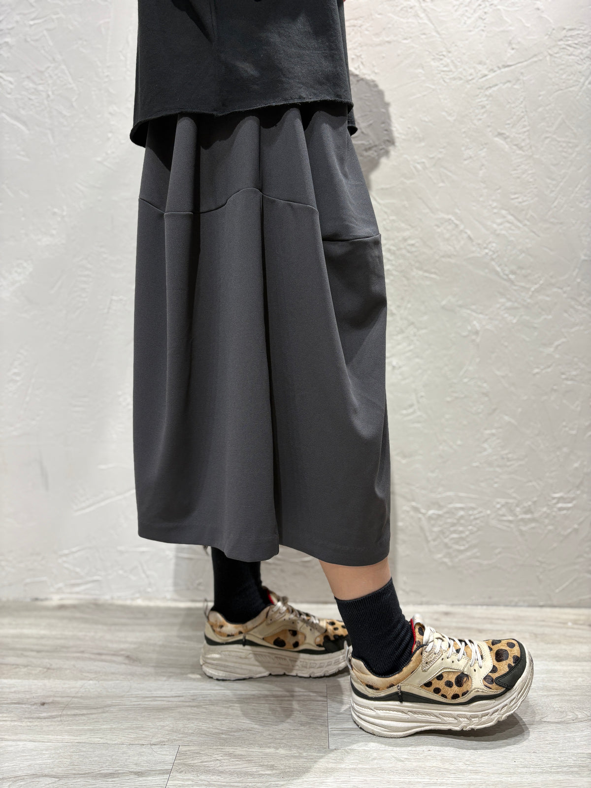 Skirt-like Pocket Pants