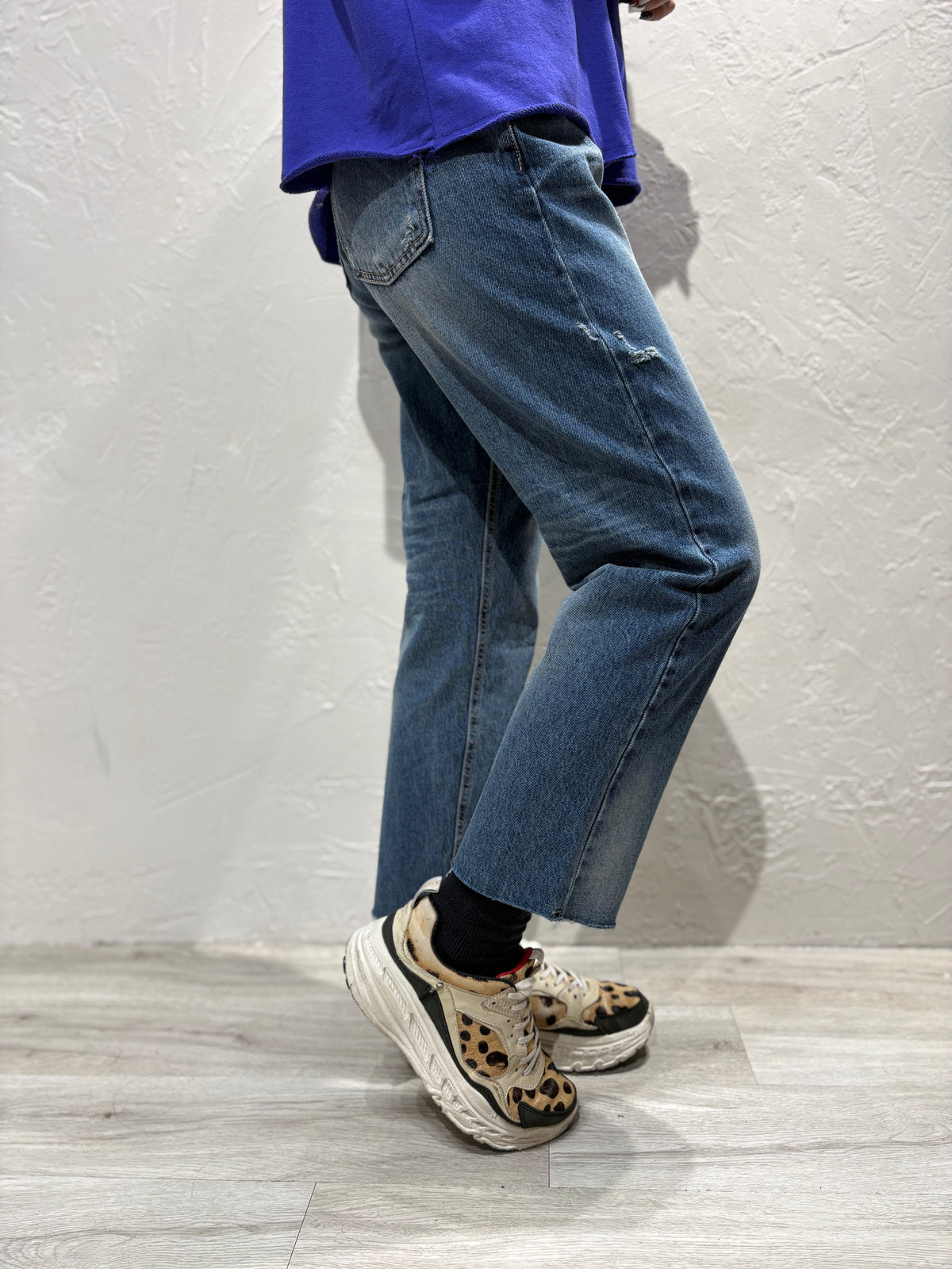 Slim Cut Broken Jeans
