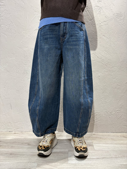 Washed Curved Jeans