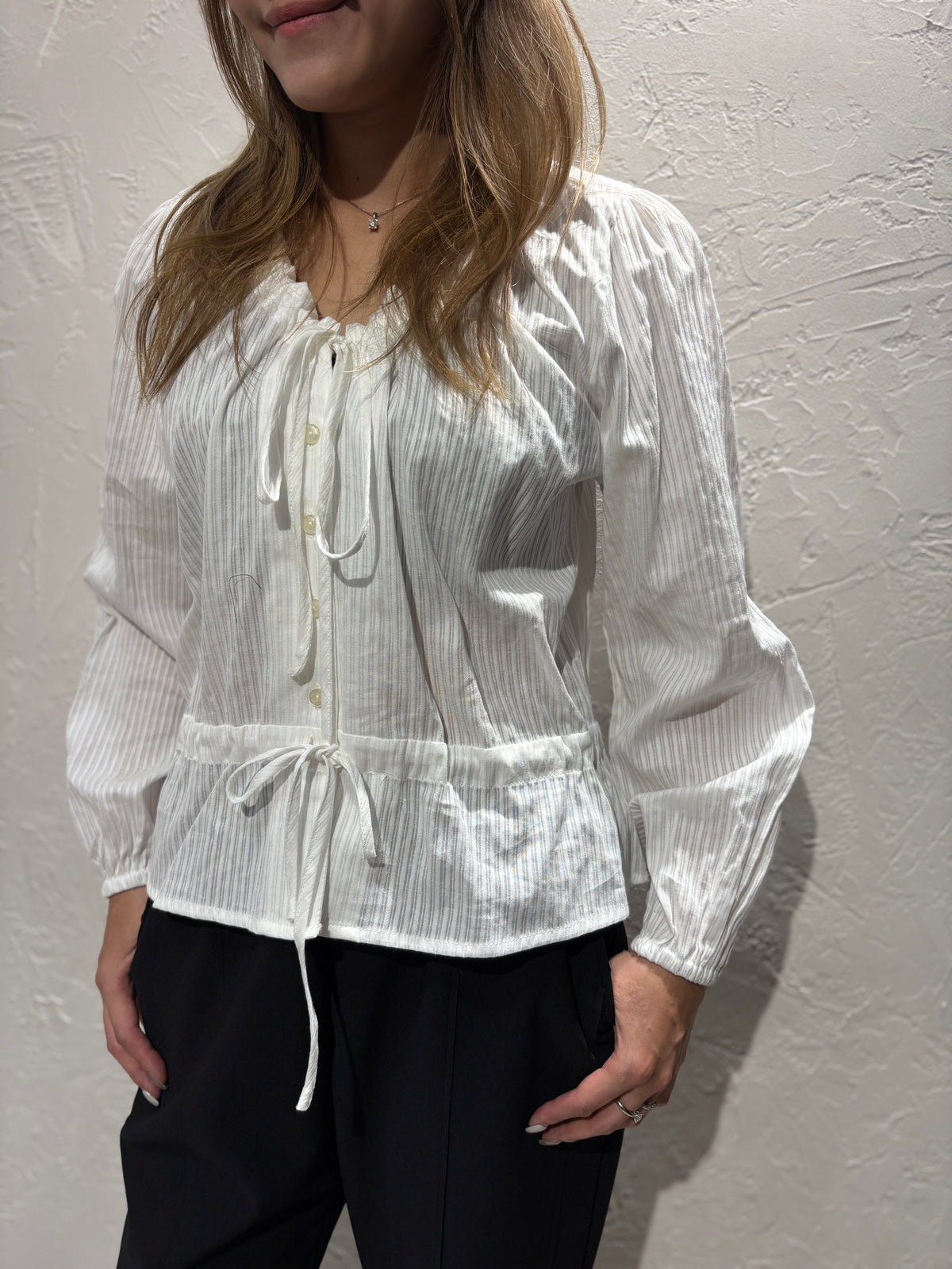 Ribbon Long Sleeves Top