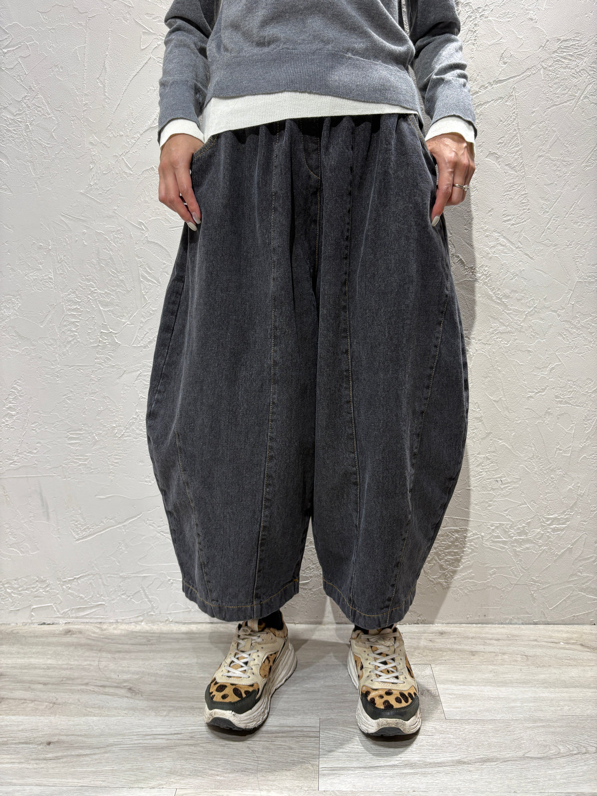 Unisex Balloon Cut Jeans