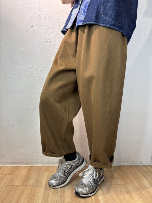 純色褲子