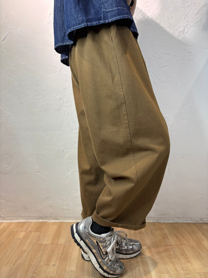 純色褲子