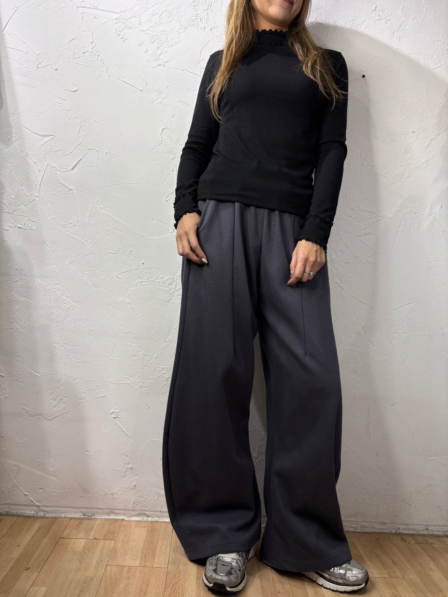 Curved Design Pants