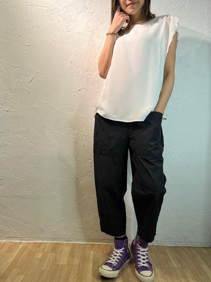 荷葉邊無袖上衣