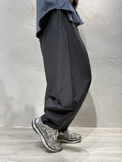 Hem Curved Cut Pants