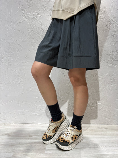 Skirt-like Light Shorts