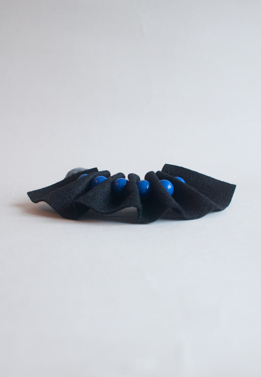 Black Felt Stretch Bracelet - sanwaitsai