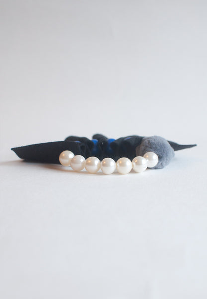 Black Felt Stretch Bracelet - sanwaitsai