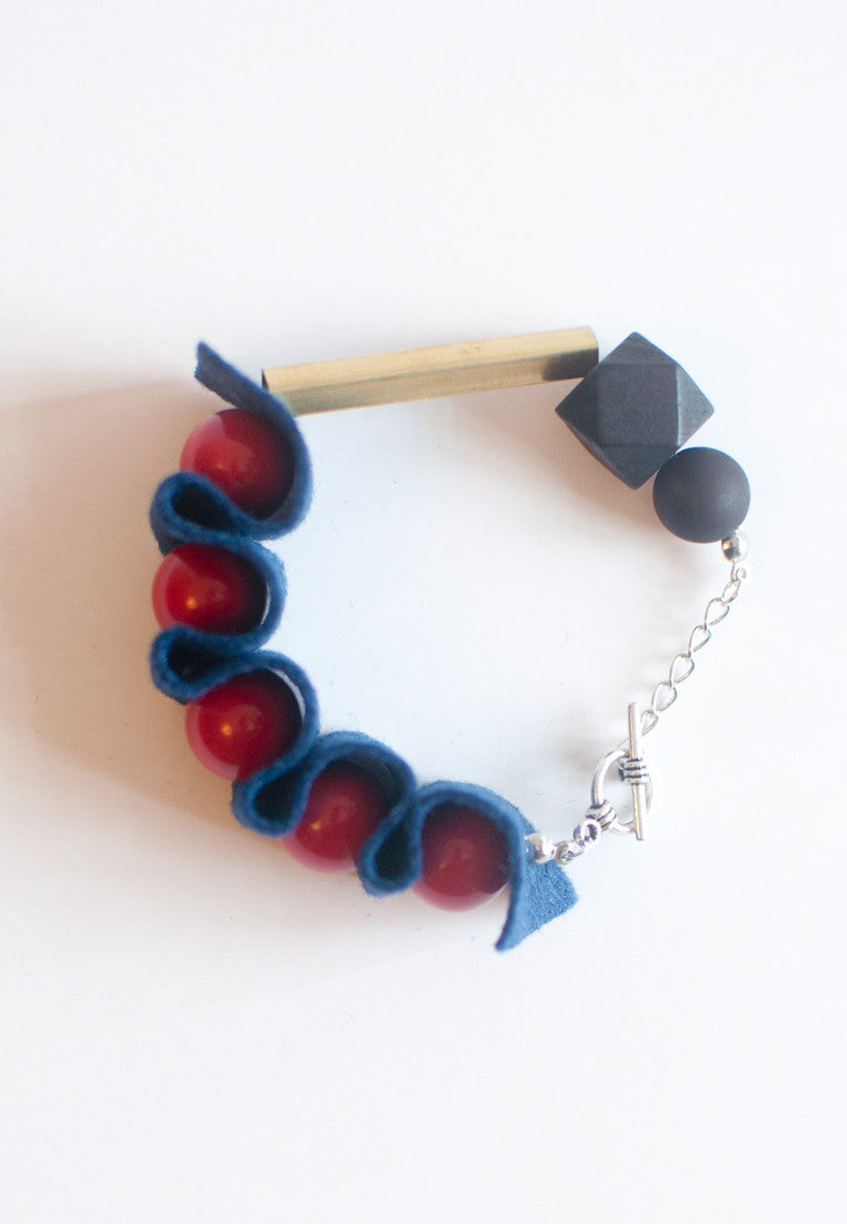 Beads Felt Bracelet - sanwaitsai