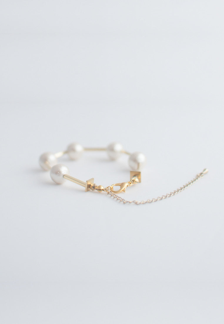 Cotton Pearls Metal Bracelet - sanwaitsai